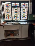 Jakes's Place Modern Comfortable & Sunny 3-bedroom House in Kensington