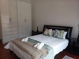 Jakes's Place Modern Comfortable & Sunny 3-bedroom House in Kensington
