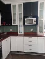 Jakes's Place Modern Comfortable & Sunny 3-bedroom House in Kensington