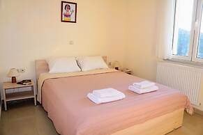 Olive Tree Hillside Apartment