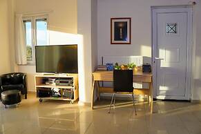 Olive Tree Hillside Apartment