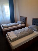 Blue Hotel