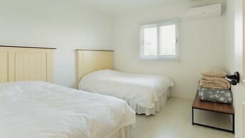 Jeju Pureunbada Pet Dokchae Pension