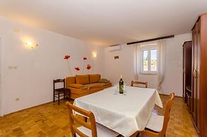 Apartment Village Vrisnik