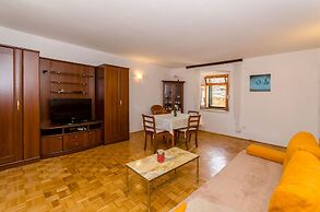 Apartment Village Vrisnik