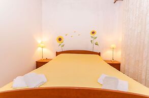 Apartment Village Vrisnik