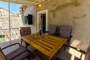 Apartment Village Vrisnik