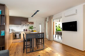 Villa Royal Green Two