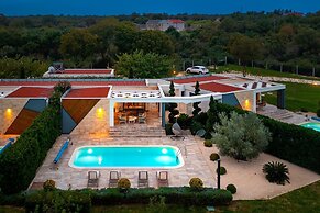 Villa Royal Green Two