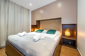 Villa Royal Green Two