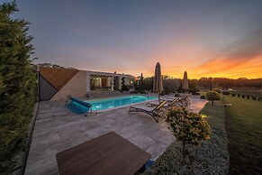 Villa Royal Green Two