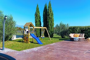 Villa Almond