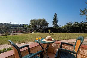 Golden Valentin Apartments