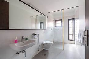 Truliv Villa Seraya