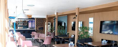 Mavi Restaurant & Apartments 1