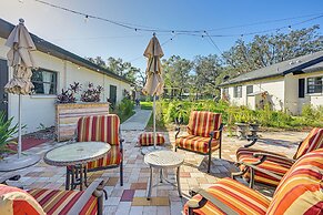 8 Mi to Tarpon Springs Sponge Docks: Home w/ Grill