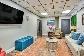 8 Mi to Tarpon Springs Sponge Docks: Home w/ Grill