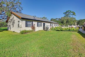 8 Mi to Tarpon Springs Sponge Docks: Home w/ Grill