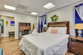 8 Mi to Tarpon Springs Sponge Docks: Home w/ Grill