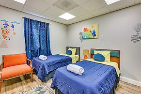 8 Mi to Tarpon Springs Sponge Docks: Home w/ Grill