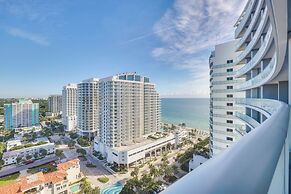 Resort-style Fort Lauderdale Condo: Balcony & View