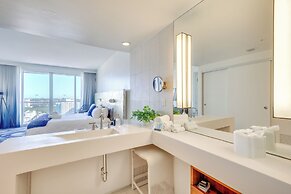 Resort-style Fort Lauderdale Condo: Balcony & View