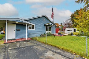 Anchorage Townhome: 2 Mi to Dwtn!