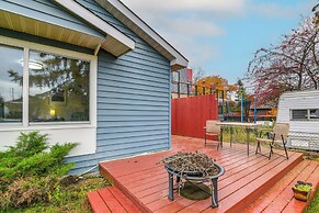 Anchorage Townhome: 2 Mi to Dwtn!