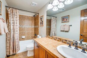 Mtn Views & Private Hot Tub: Granby Group Getaway!