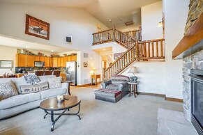 Mtn Views & Private Hot Tub: Granby Group Getaway!