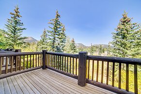 5 Mi to Skiing: Mammoth Lakes Home w/ Pool Table!