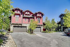 5 Mi to Skiing: Mammoth Lakes Home w/ Pool Table!