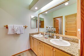 5 Mi to Skiing: Mammoth Lakes Home w/ Pool Table!