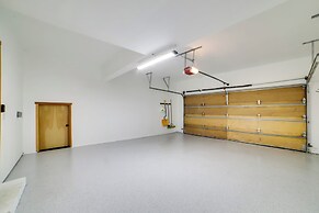 5 Mi to Skiing: Mammoth Lakes Home w/ Pool Table!