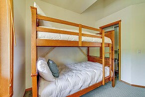 5 Mi to Skiing: Mammoth Lakes Home w/ Pool Table!