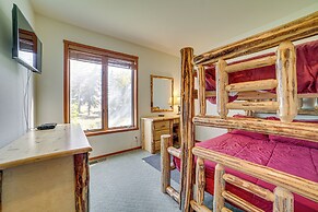 5 Mi to Skiing: Mammoth Lakes Home w/ Pool Table!