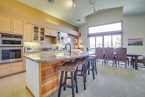 5 Mi to Skiing: Mammoth Lakes Home w/ Pool Table!