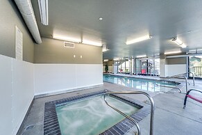 Walk to the Lake: Chelan Condo w/ Mtn Views!