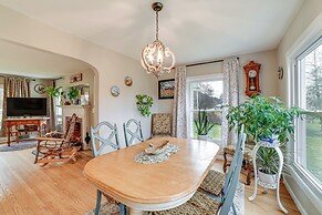 1 Mi to Historic District: Mtn-view Franklin Home