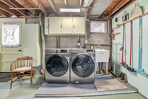 1 Mi to Historic District: Mtn-view Franklin Home