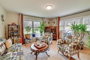 1 Mi to Historic District: Mtn-view Franklin Home