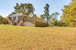 3 Mi to Lake: House w/ Fire Pit in Mountain Home!