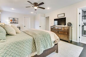 3 Mi to Lake: House w/ Fire Pit in Mountain Home!