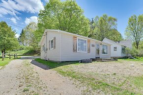 16 Mi to Sleeping Bear Dunes: Cedar Home w/ Deck