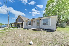 16 Mi to Sleeping Bear Dunes: Cedar Home w/ Deck
