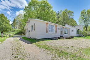 Hike, Ski & Ice Fish! Cozy Bungalow in Cedar
