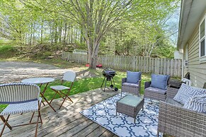 16 Mi to Sleeping Bear Dunes: Cedar Home w/ Deck