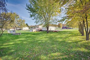 Palmyra House w/ Private Hot Tub & Fenced Yard!