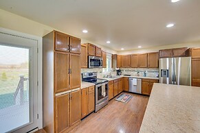 Palmyra House w/ Private Hot Tub & Fenced Yard!