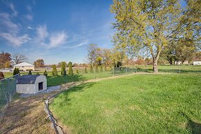 Palmyra House w/ Private Hot Tub & Fenced Yard!
